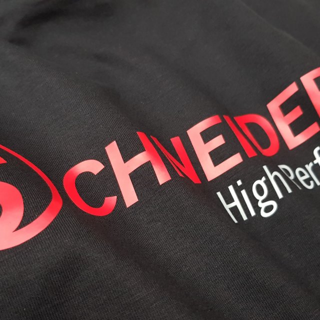 Veredelung mit Flexfolie auf T-Shirt - Industriefirma