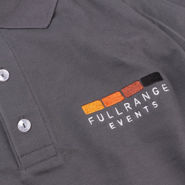 Veredelung mit Stickerei auf Poloshirt